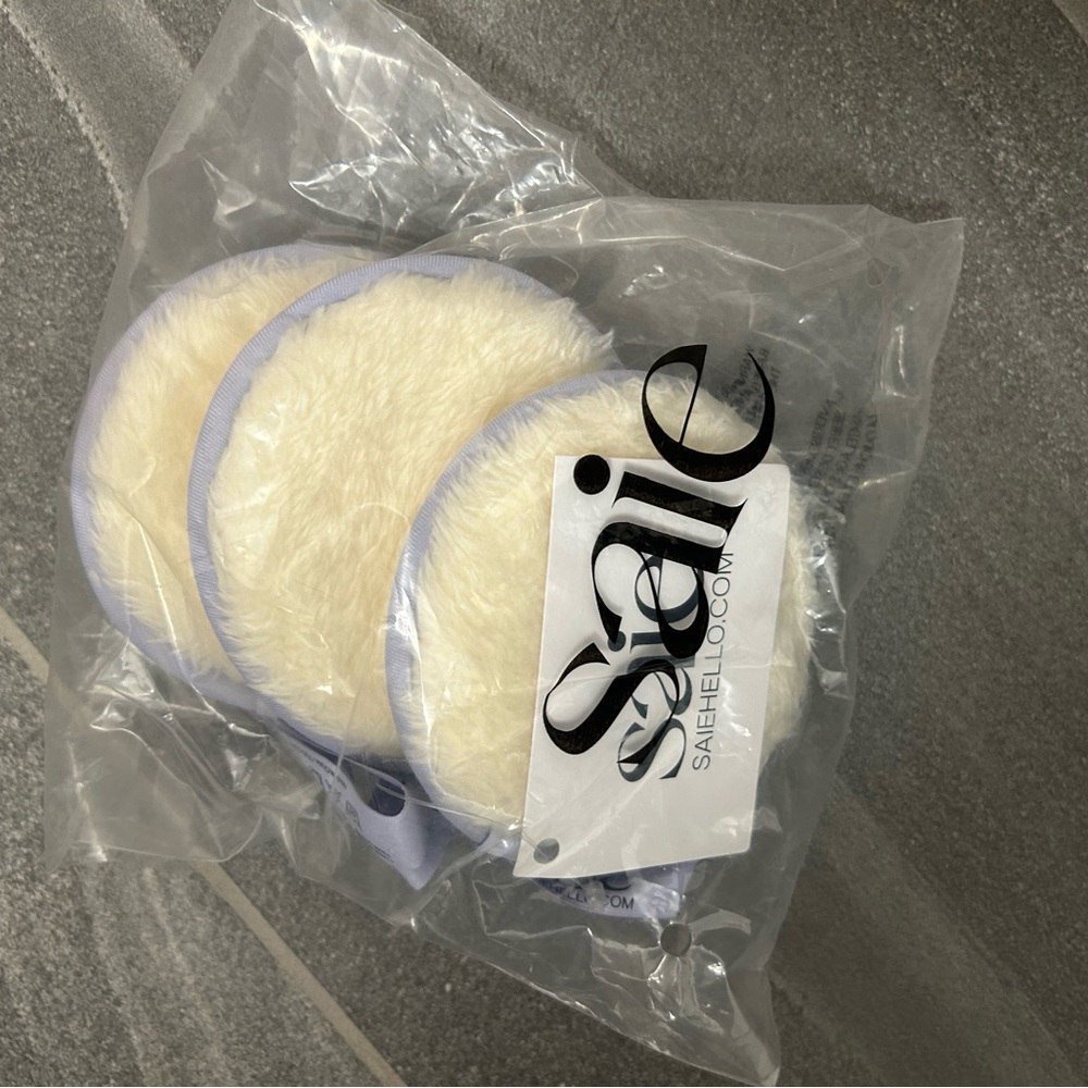 Saie facial pads